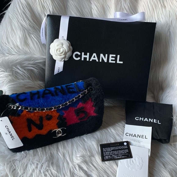 Chanel Limited Edition Patchwork Shearling FlapBag - Picture 2 of 16